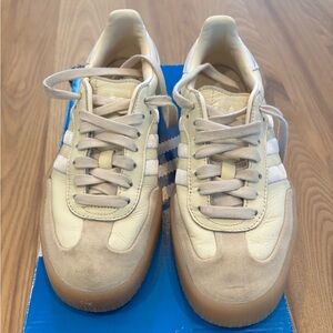 Adidas Women Sambae size 7